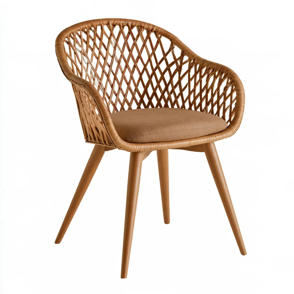 Chaise marron à dossier en treillis et accoudoirs enveloppants